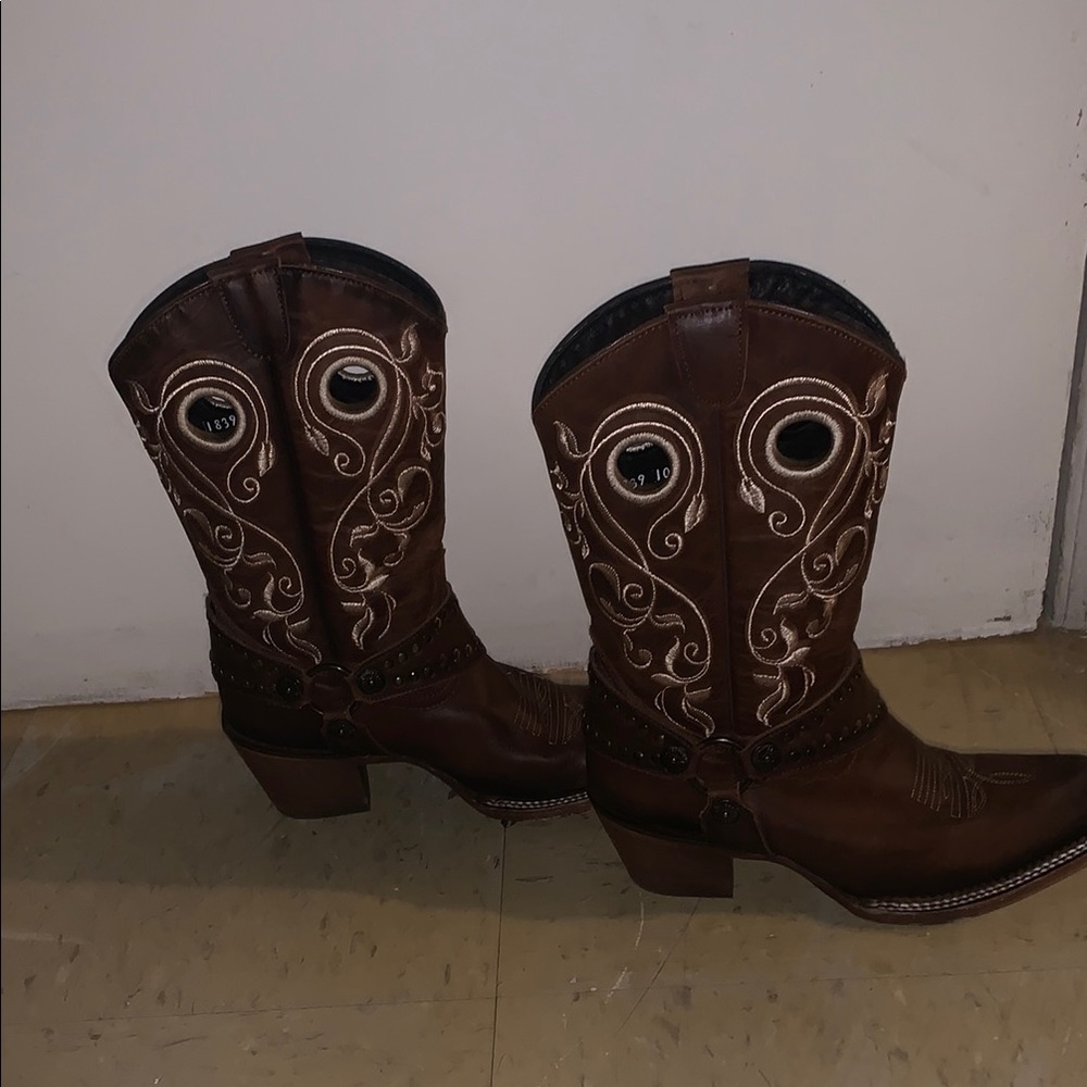 Embroidered Brown Western Boots